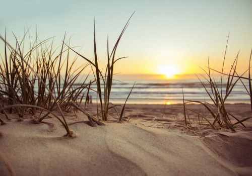 Wat zijn de mooiste verborgen stranden in Nederland?