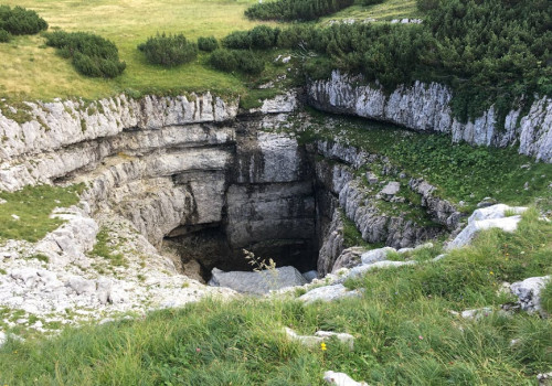 Waarom ontstaan er sinkholes in Nederland en hoe worden ze voorkomen?